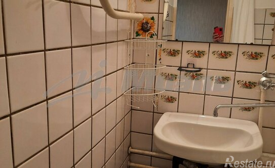 Продажа 2-комн квартиры на вторичном рынке улица Пришвина,  д. 3