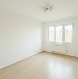 Продажа 1-комн квартиры на вторичном рынке Базовская улица,  д. 24Б