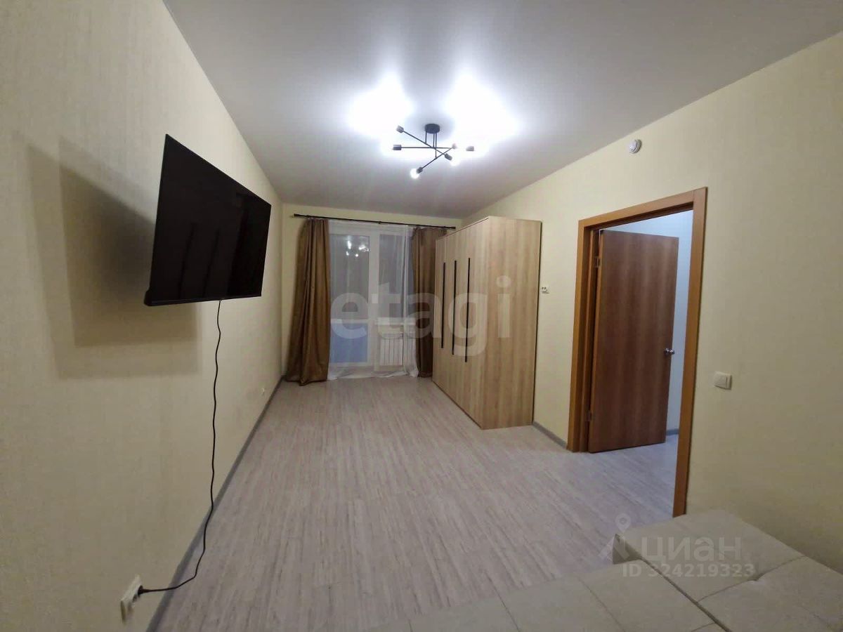 Аренда 1-комн квартиры на вторичном рынке ДЗФС мкр,  д. 15А