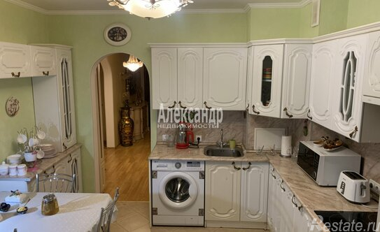 Продажа 2-комн квартиры на вторичном рынке улица Рихарда Зорге,  д. 16