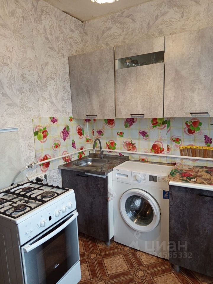 Продажа 2-комн квартиры на вторичном рынке пос. Новый Свет, 46