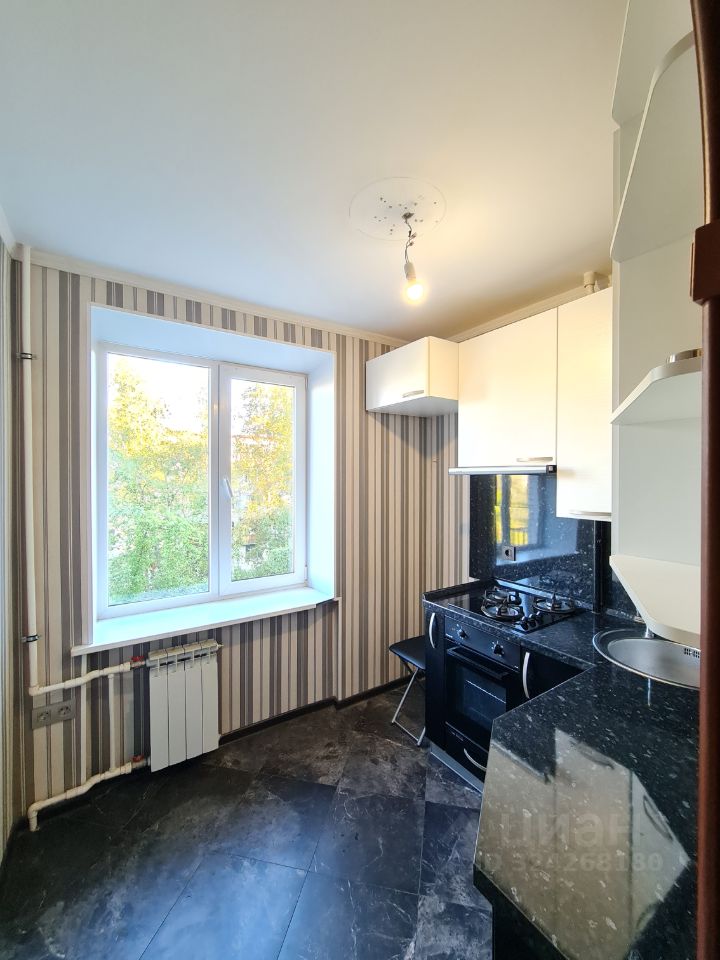 Продажа 2-комн квартиры на вторичном рынке Петергоф, Озерковая улица, 39