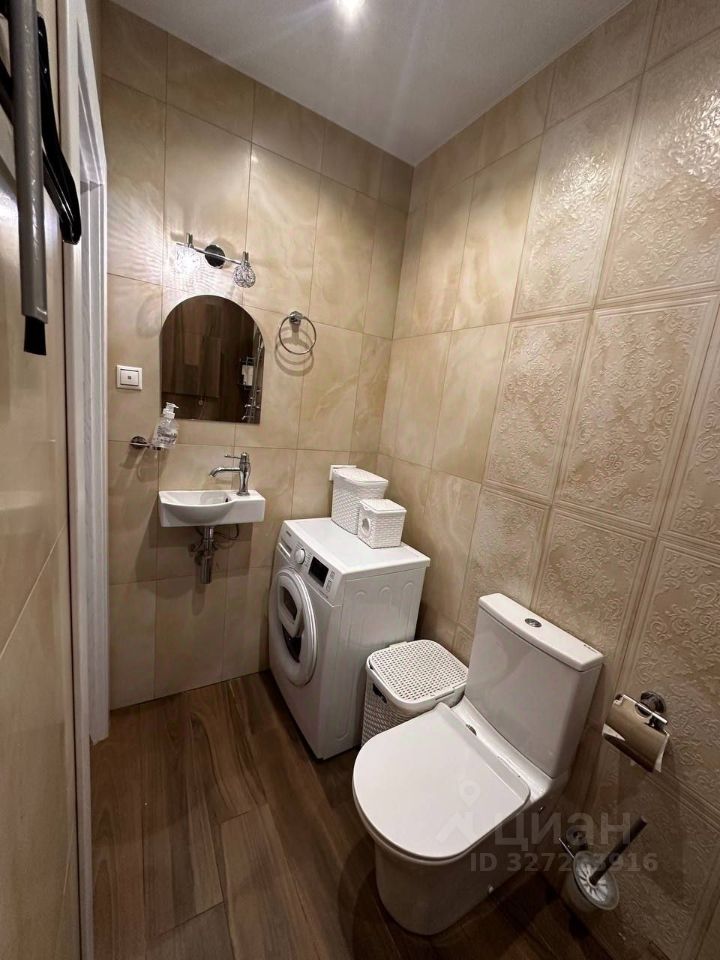 Продажа 3-комн квартиры на вторичном рынке ВНИИССОК пгт, улица Бородинская, 3