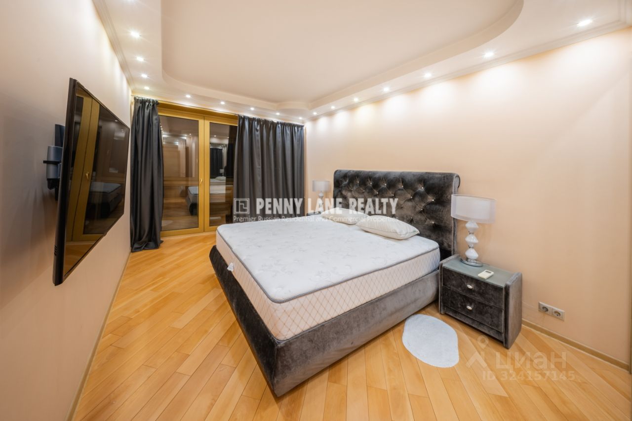 Аренда 3-комн квартиры на вторичном рынке Митинская улица, 10