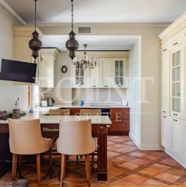 Продажа 3-комн квартиры на вторичном рынке Печатников пер,  д. 3