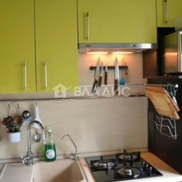 Продажа 4-комн квартиры на вторичном рынке Бассейная ул,  д. 27