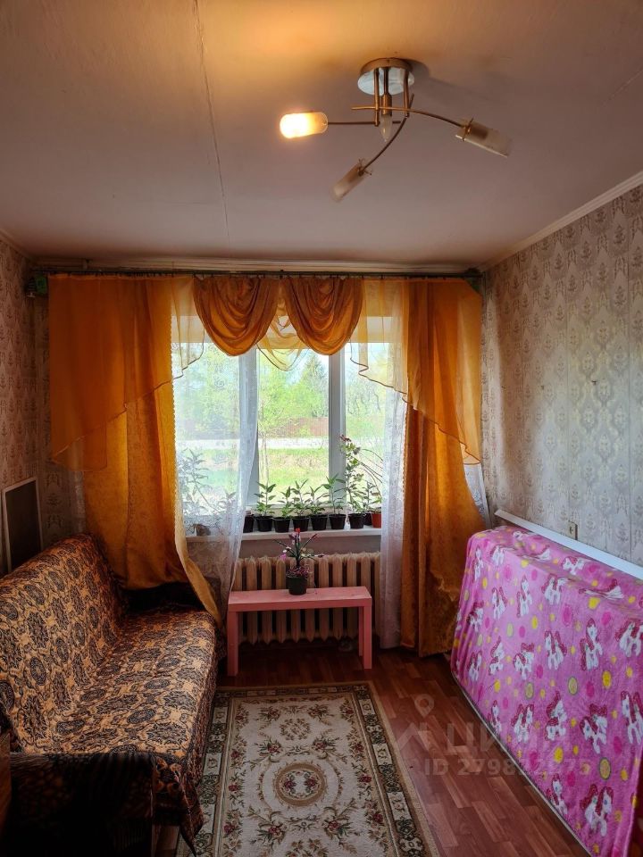 Продажа 3-комн квартиры на вторичном рынке пос. Мга, шоссе Революции, 38А