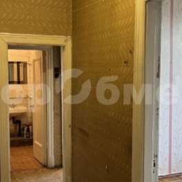 Продажа 2-комн квартиры на вторичном рынке Матросский Б. пер,  д. 1