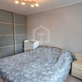 Продажа 2-комн квартиры на вторичном рынке Взлётная улица,  д. 13