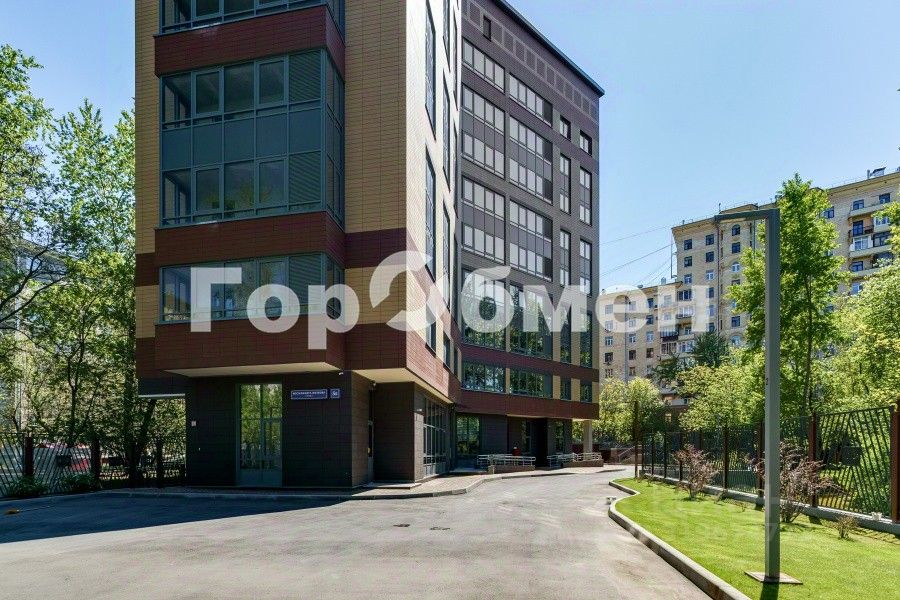 Продажа 3-комн квартиры на вторичном рынке улица Космонавта Волкова, 5Б