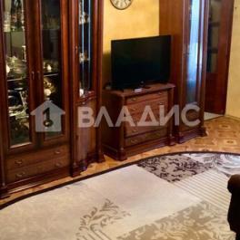 Продажа 3-комн квартиры на вторичном рынке улица Климашкина,  д. 20