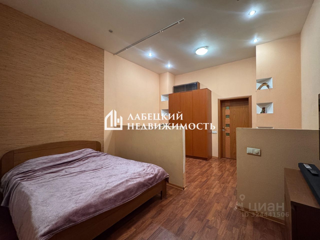 Продажа 2-комн квартиры на вторичном рынке проспект Большой Петроградской стороны, 31