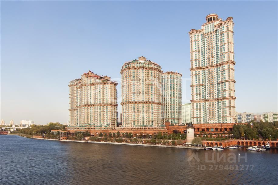 Продажа 3-комн квартиры на вторичном рынке Авиационная улица, 77к2