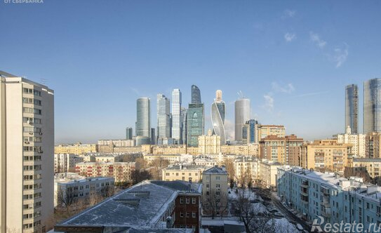 Продажа 4-комн квартиры на вторичном рынке Резервный проезд,  д. 4