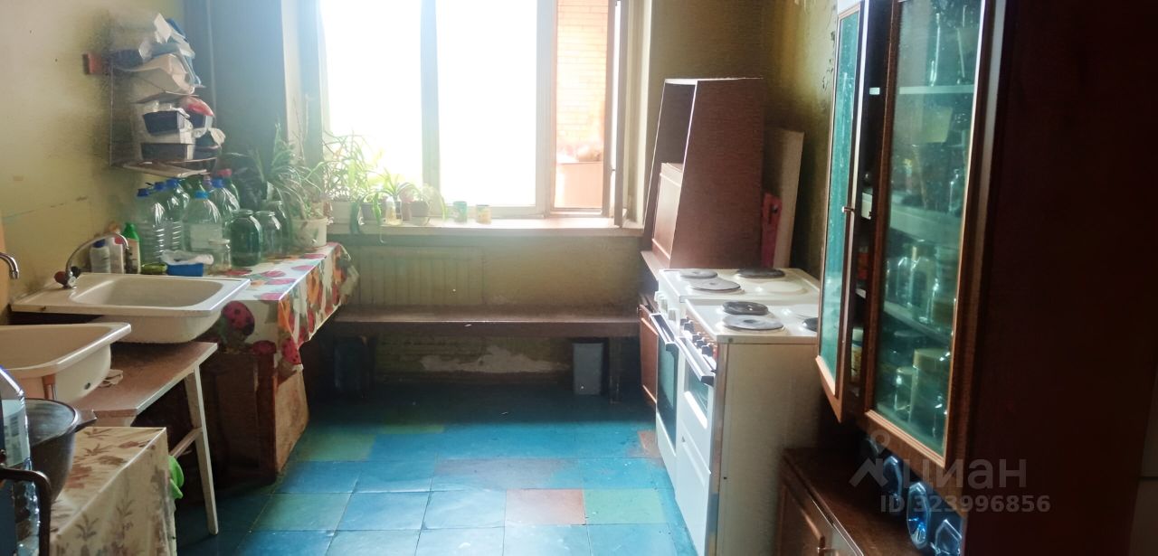 Продажа комнаты Колпино, улица Красных Партизан, 10