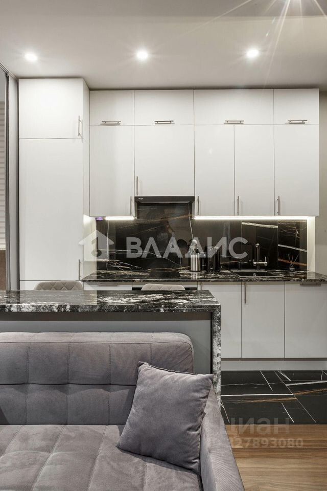 Продажа студии 5-я Васильевского острова линия, 64