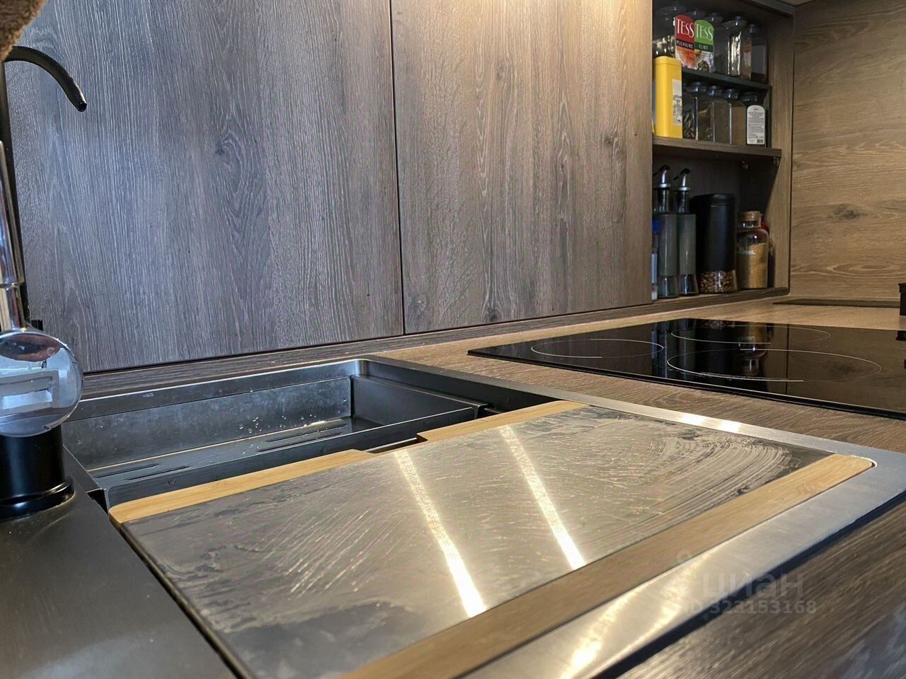 Продажа 2-комн квартиры на вторичном рынке улица Генерала Кравченко, 3к2