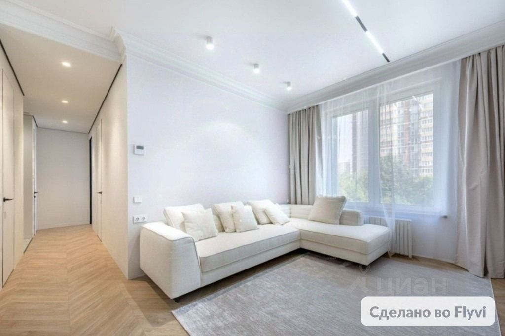 Продажа 3-комн квартиры на вторичном рынке Винницкая улица, 8к2