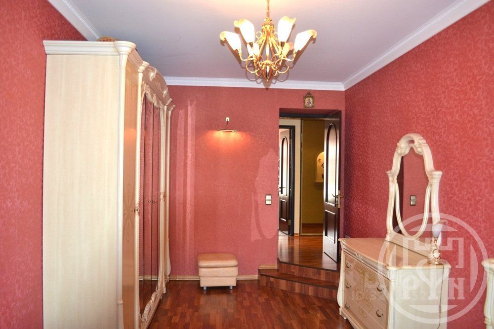 Продажа 3-комн квартиры на вторичном рынке Московский проспект, 153