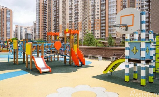 Продажа 2-комн квартиры на вторичном рынке Комендантский пр-кт,  д. 53 к4