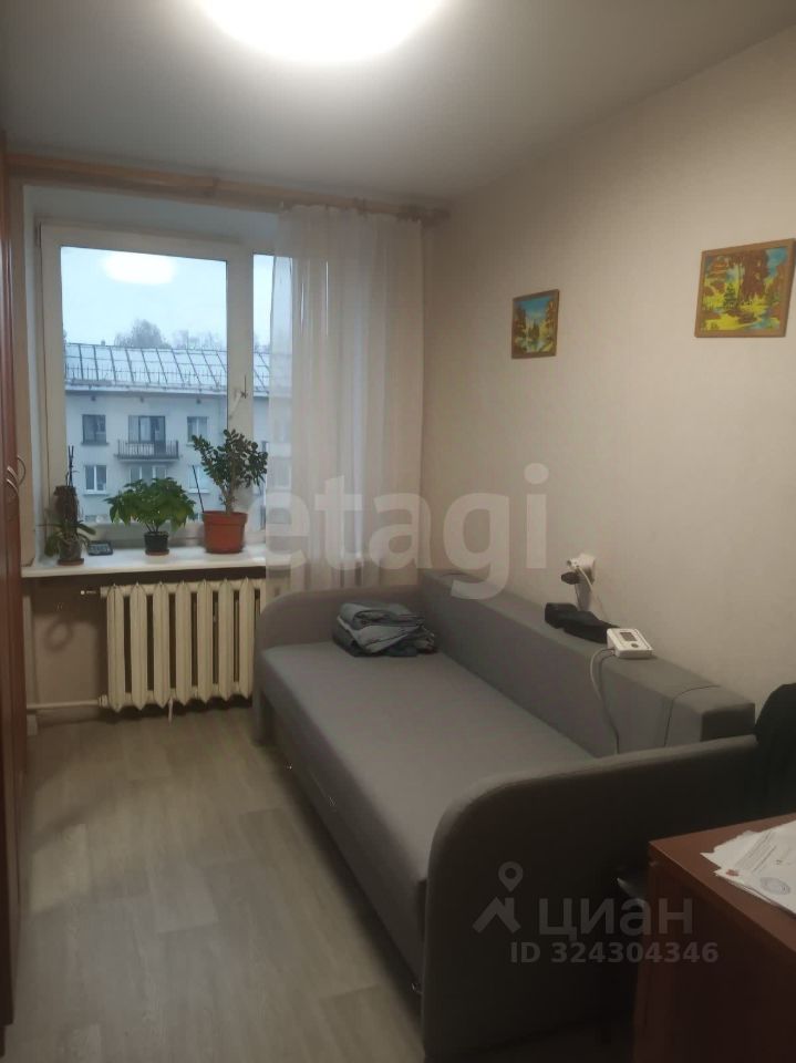 Продажа 2-комн квартиры на вторичном рынке Заневский проспект, 20