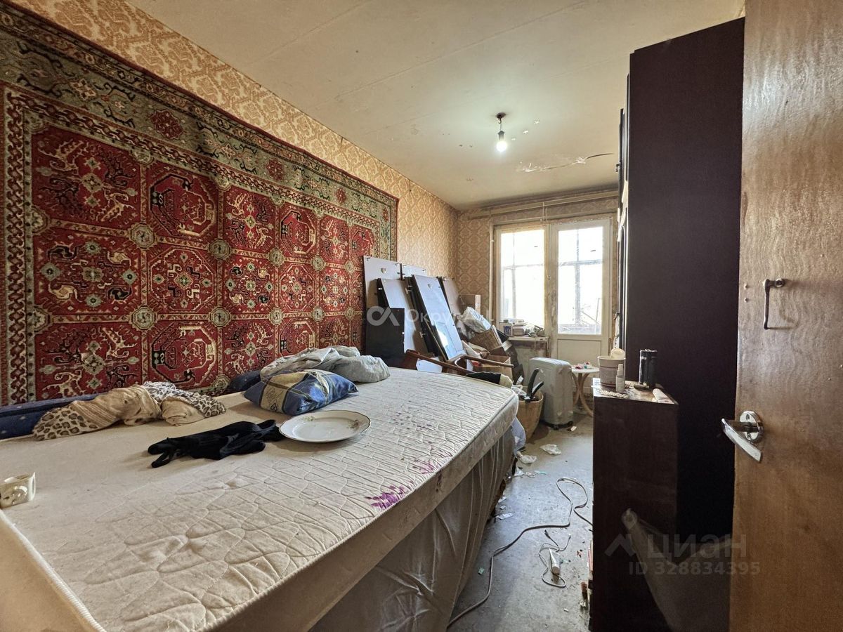 Продажа 3-комн квартиры на вторичном рынке Ясеневая улица, 35