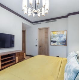 Продажа 6-комн квартиры на вторичном рынке Коробейников пер,  д. 1