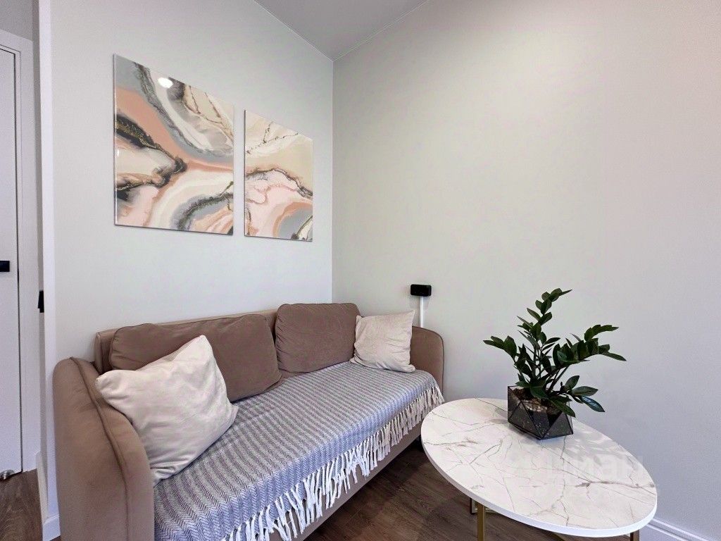 Продажа 2-комн квартиры на вторичном рынке Богатырский проспект, 33К2