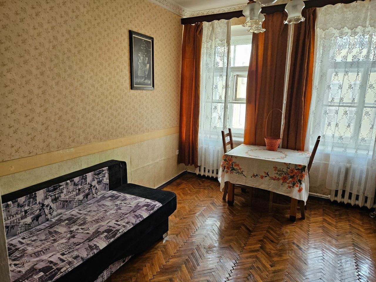 Продажа 2-комн квартиры на вторичном рынке Нейшлотский переулок, 15б