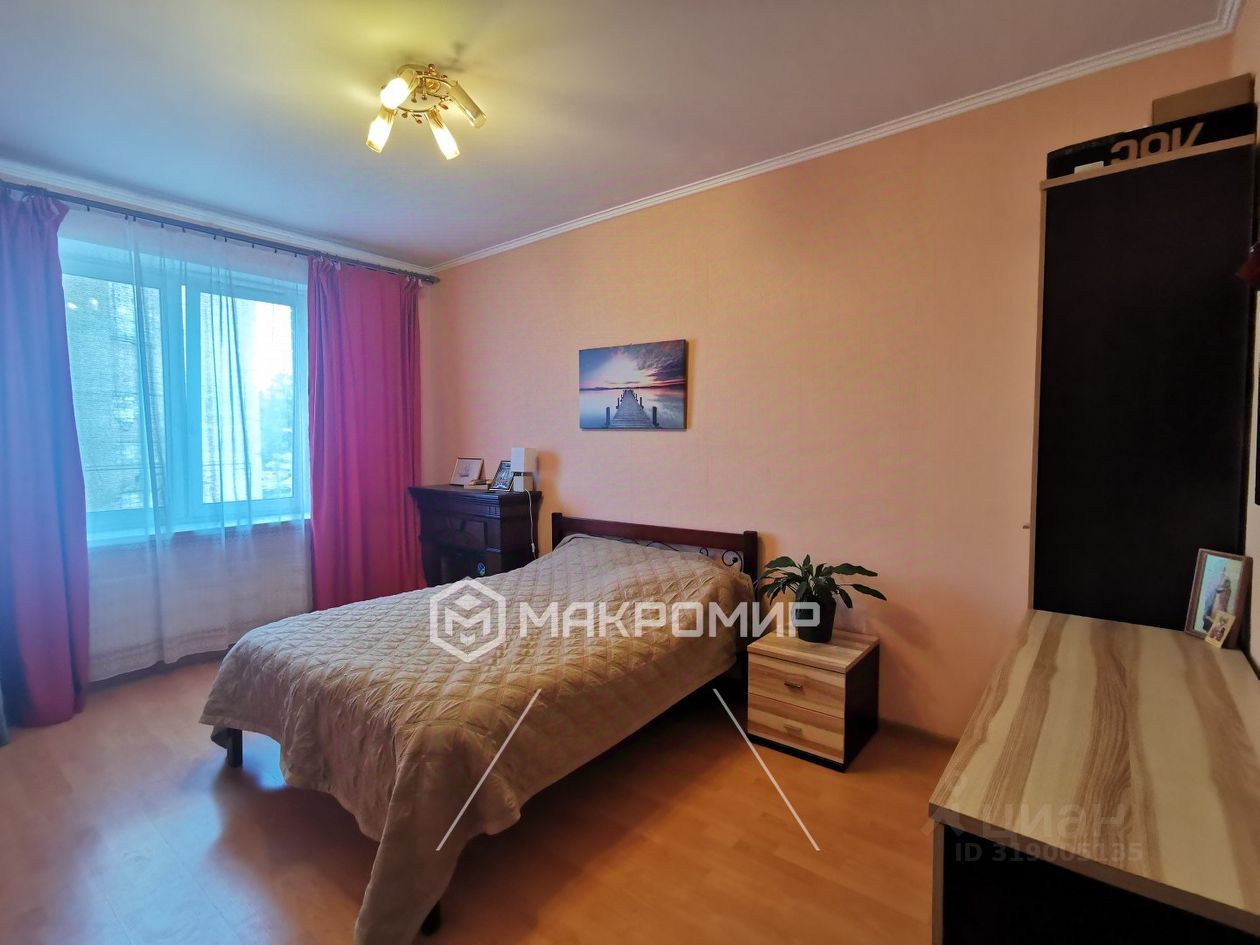 Продажа 2-комн квартиры на вторичном рынке проспект Непокоренных, 49к2