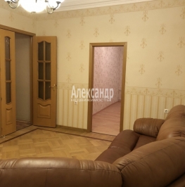 Продажа 4-комн квартиры на вторичном рынке 5-я Советская ул. ,  д. 37