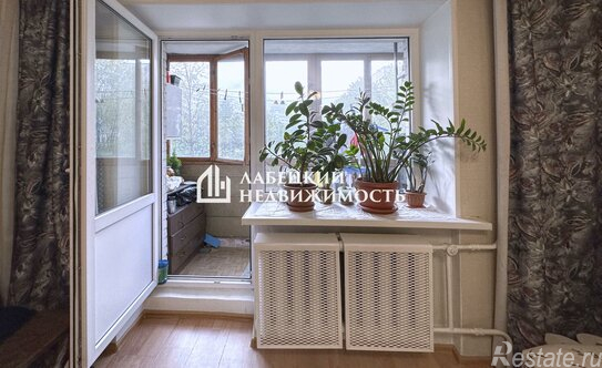 Продажа 1-комн квартиры на вторичном рынке ул Нахимова,  д. 1