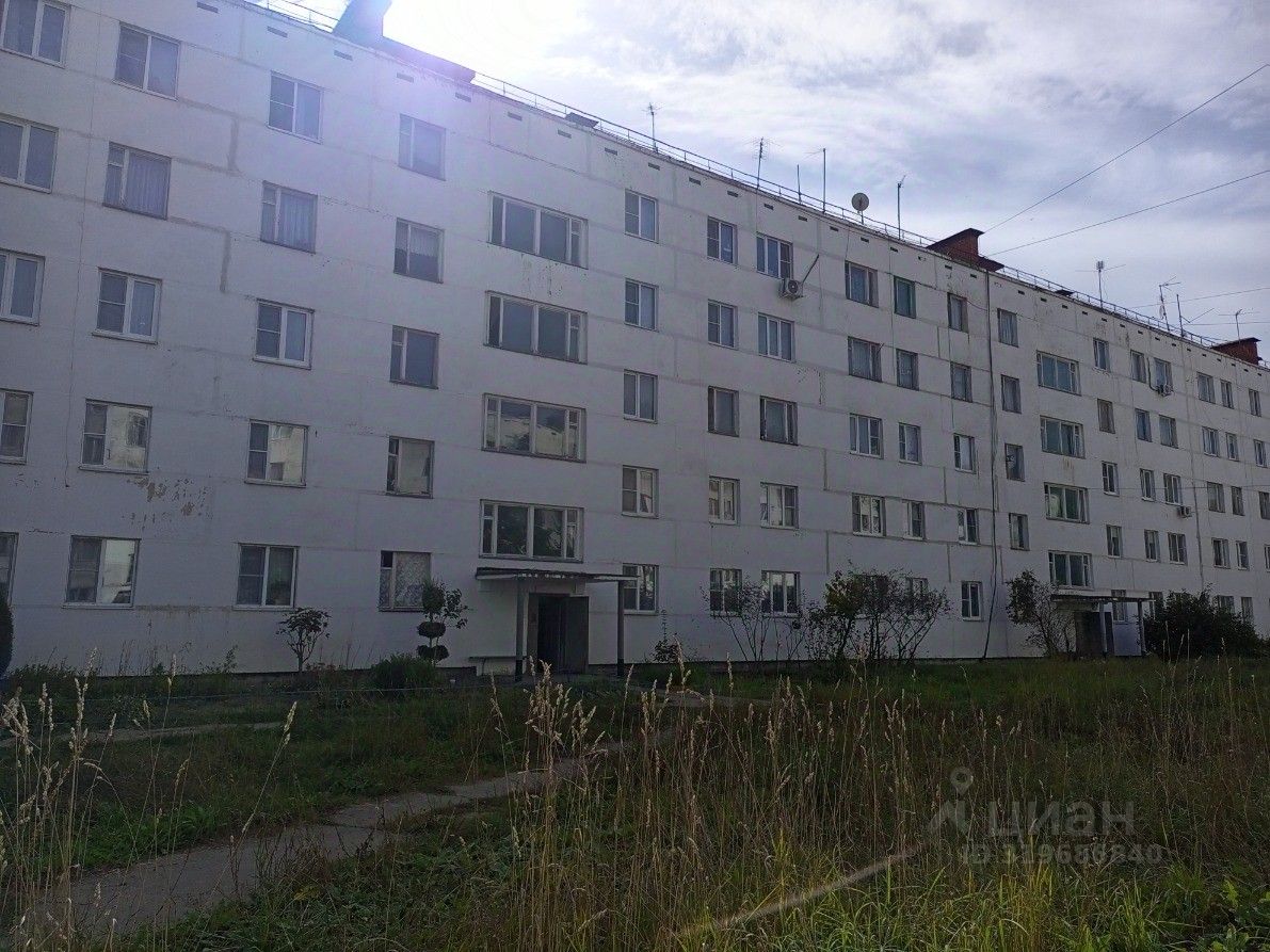 Продажа 4-комн квартиры на вторичном рынке Чехов-8 тер., с. Шарапово, улица Южная, 2