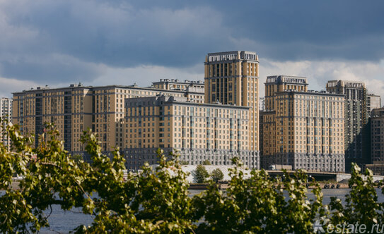 Продажа 3-комн квартиры на вторичном рынке Октябрьская наб,  д. 42