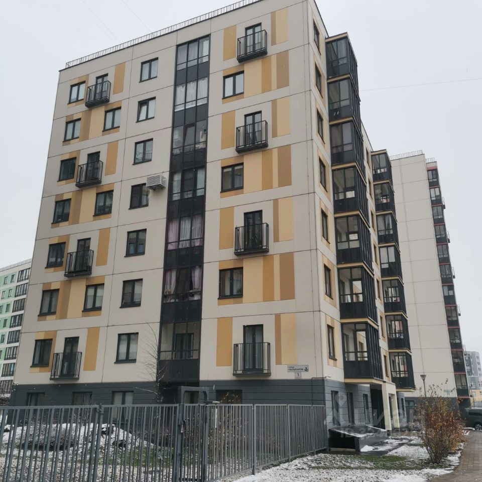 Продажа 2-комн квартиры на вторичном рынке пос. Янино-1, улица Тюльпанов, 1к1