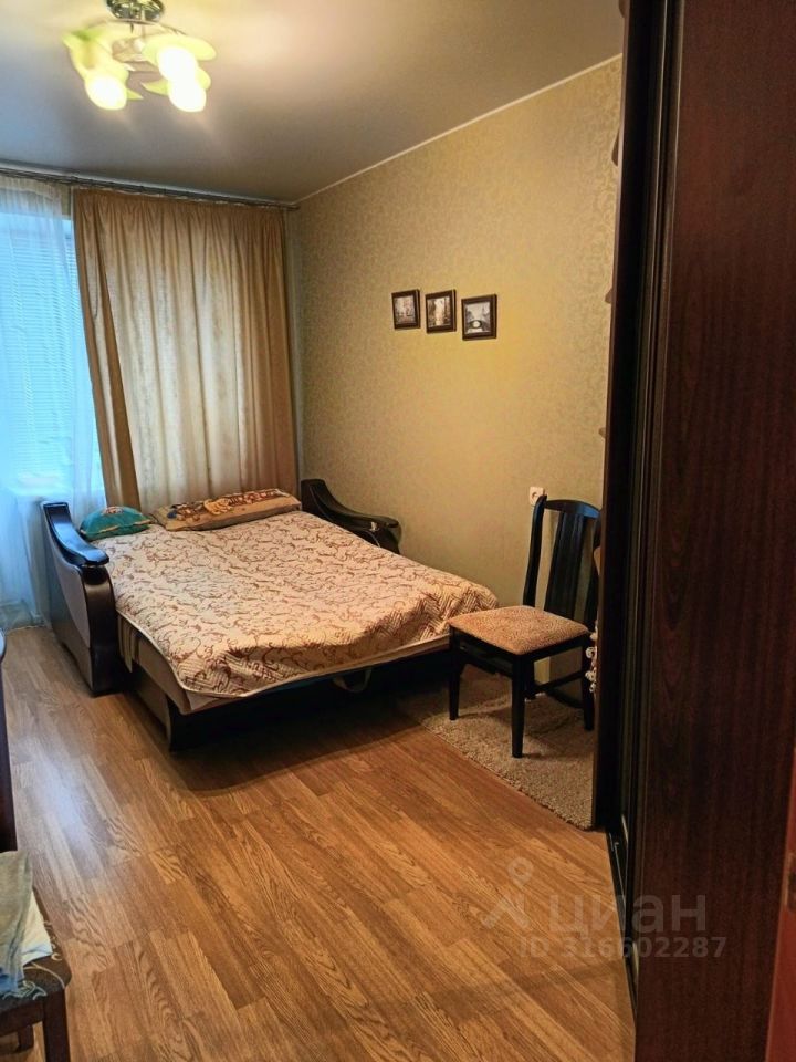 Продажа 2-комн квартиры на вторичном рынке пос. Стрельна, Кропоткинская улица, 6к1