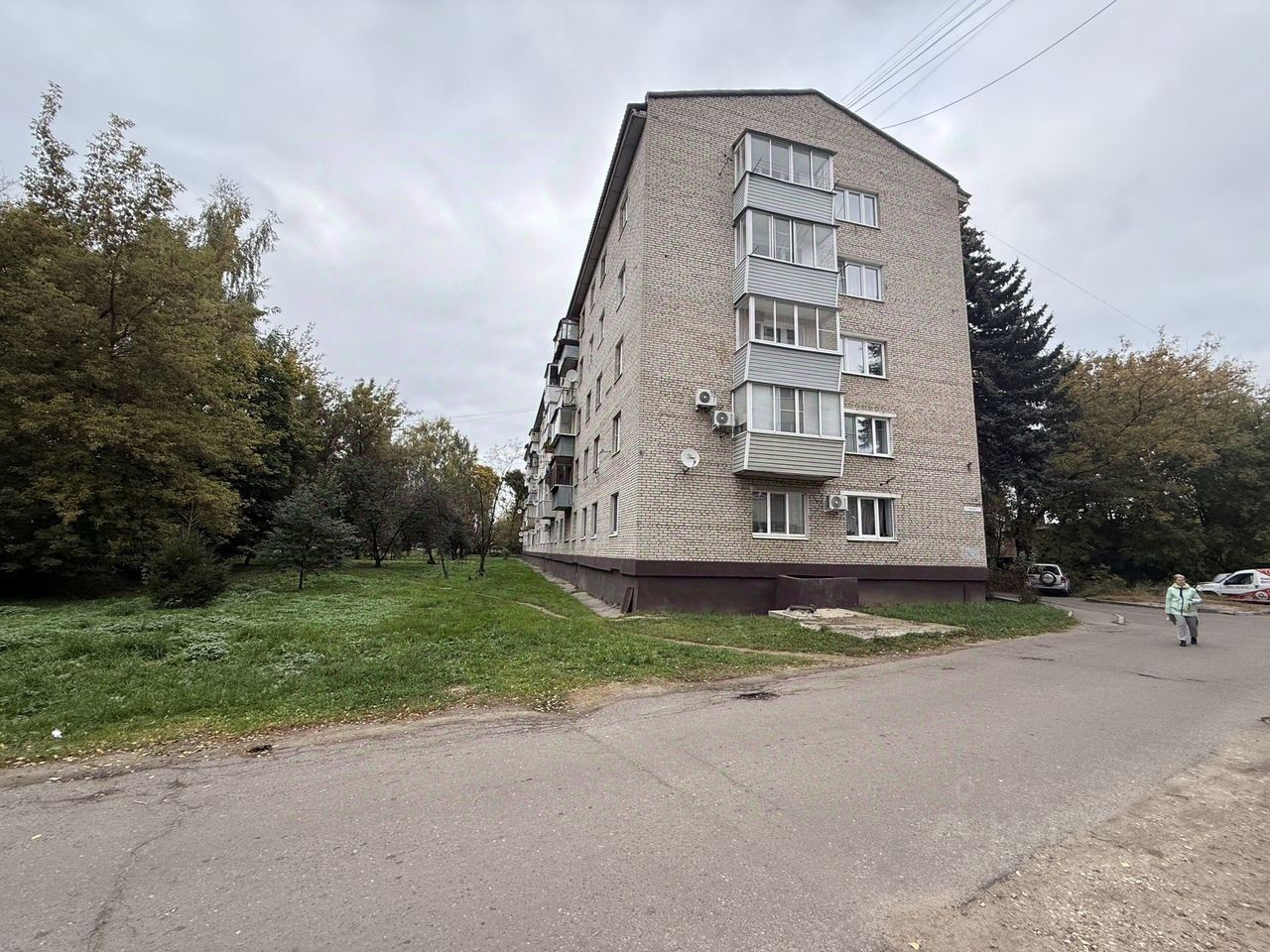 Продажа 2-комн квартиры на вторичном рынке Свердловский пгт, улица Набережная, 5А