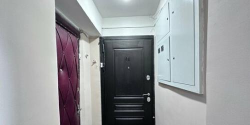 3-комн квартира улица Приорова,  д. 1