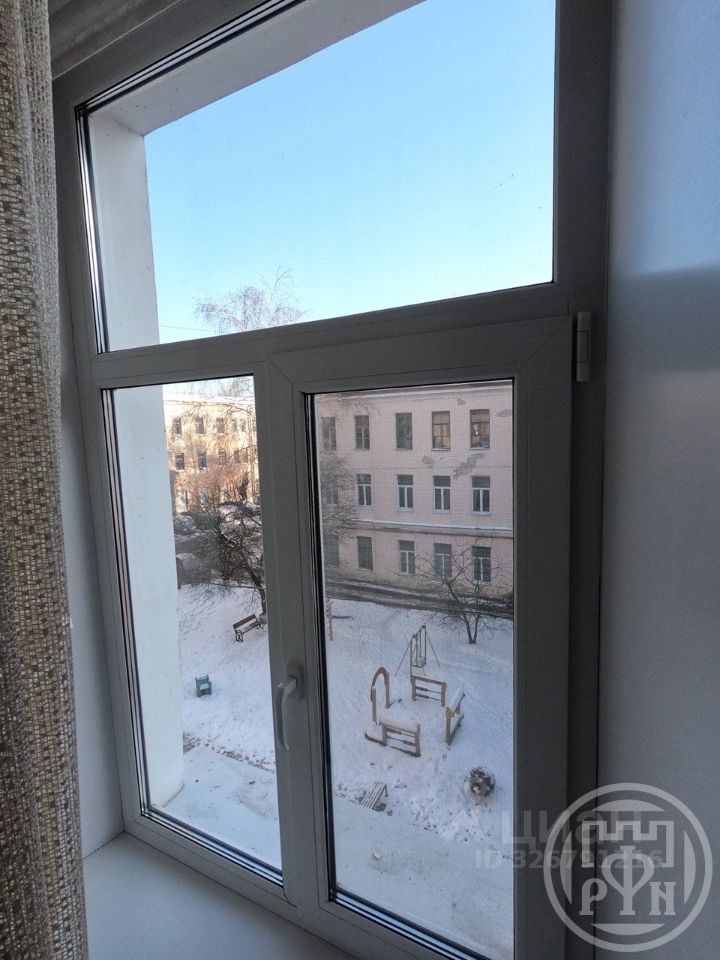 Продажа 2-комн квартиры на вторичном рынке Кронштадт, Коммунистическая улица, 2