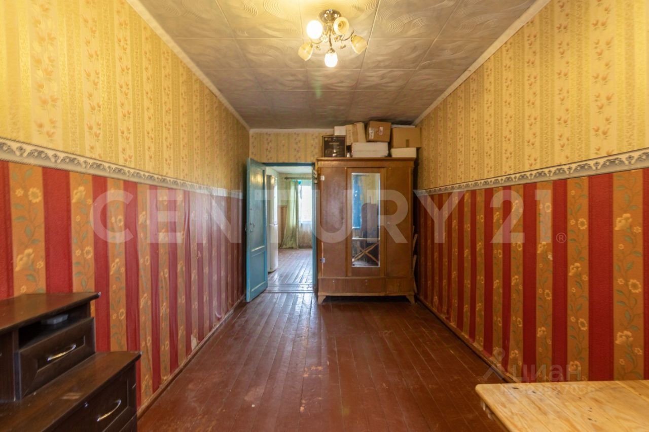 Продажа 3-комн квартиры на вторичном рынке Луга, улица Мелиораторов, 9
