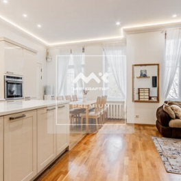 Продажа 5-комн квартиры на вторичном рынке Съезжинская улица,  д. 16