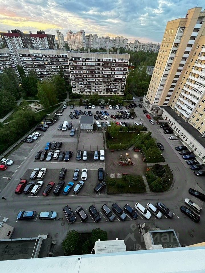 Продажа 2-комн квартиры на вторичном рынке проспект Пятилеток, 13к1