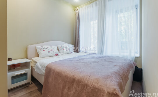 Продажа 1-комн квартиры на вторичном рынке Петрозаводская улица,  д. 16