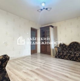 Продажа 3-комн квартиры на вторичном рынке Российский проспект