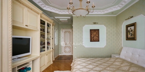 4-комн квартира Чапаевский пер,  д. 3