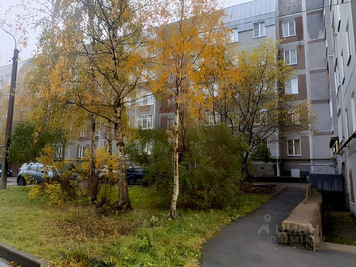 Продажа 3-комн квартиры на вторичном рынке Гатчина, улица Слепнева, 4к4