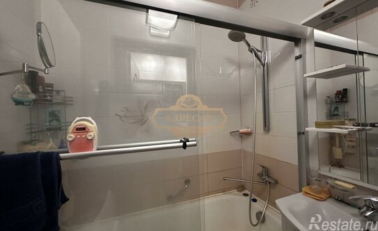 Продажа 1-комн квартиры на вторичном рынке Шлиссельбургский пр-кт,  д. 8,  к. 3