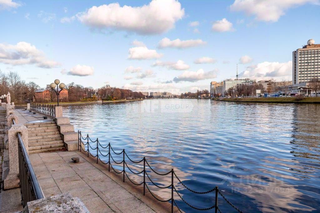 Продажа 5-комн квартиры на вторичном рынке проспект Динамо, 4