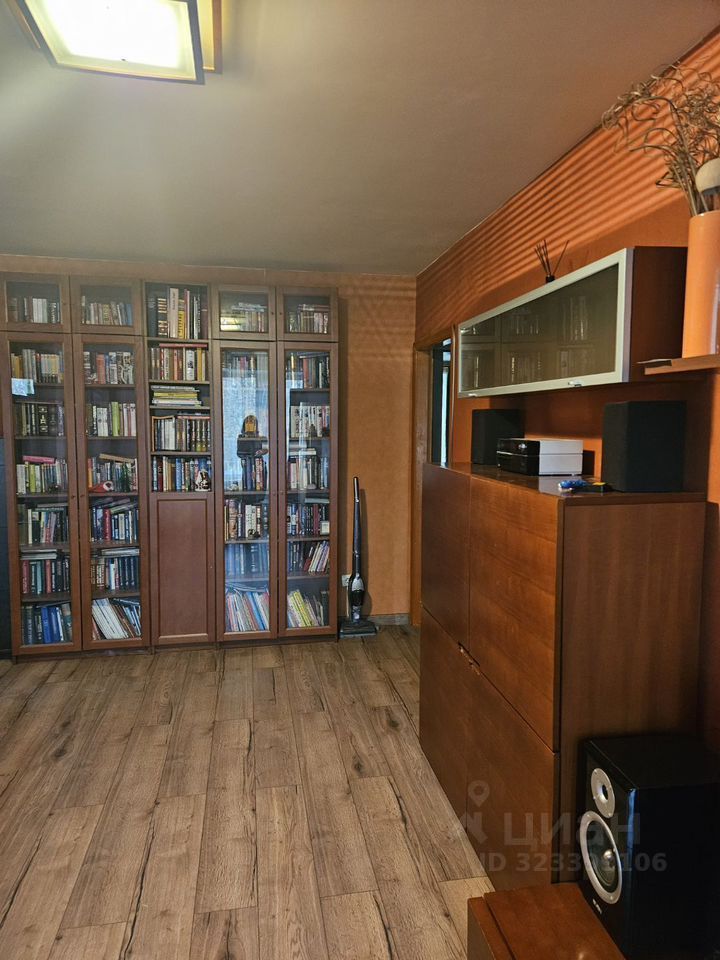 Аренда 3-комн квартиры на вторичном рынке проспект Маршала Жукова, 56