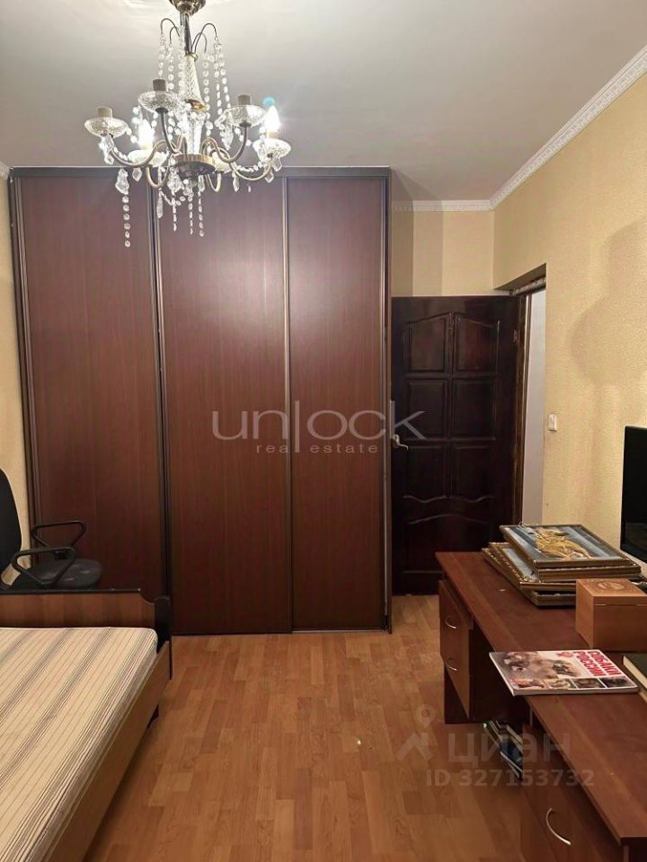 Продажа 3-комн квартиры на вторичном рынке улица Академика Анохина, 38К4